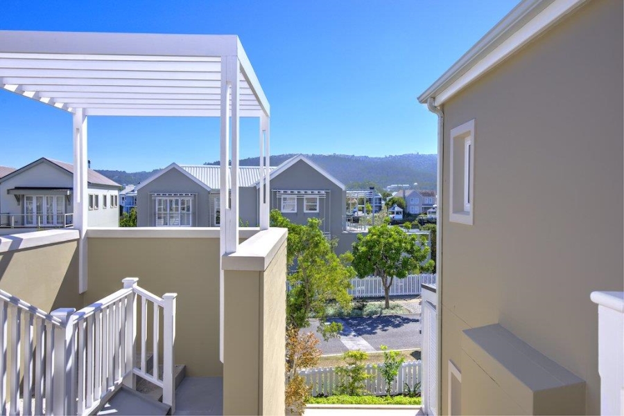 To Let 4 Bedroom Property for Rent in Thesen Islands Western Cape